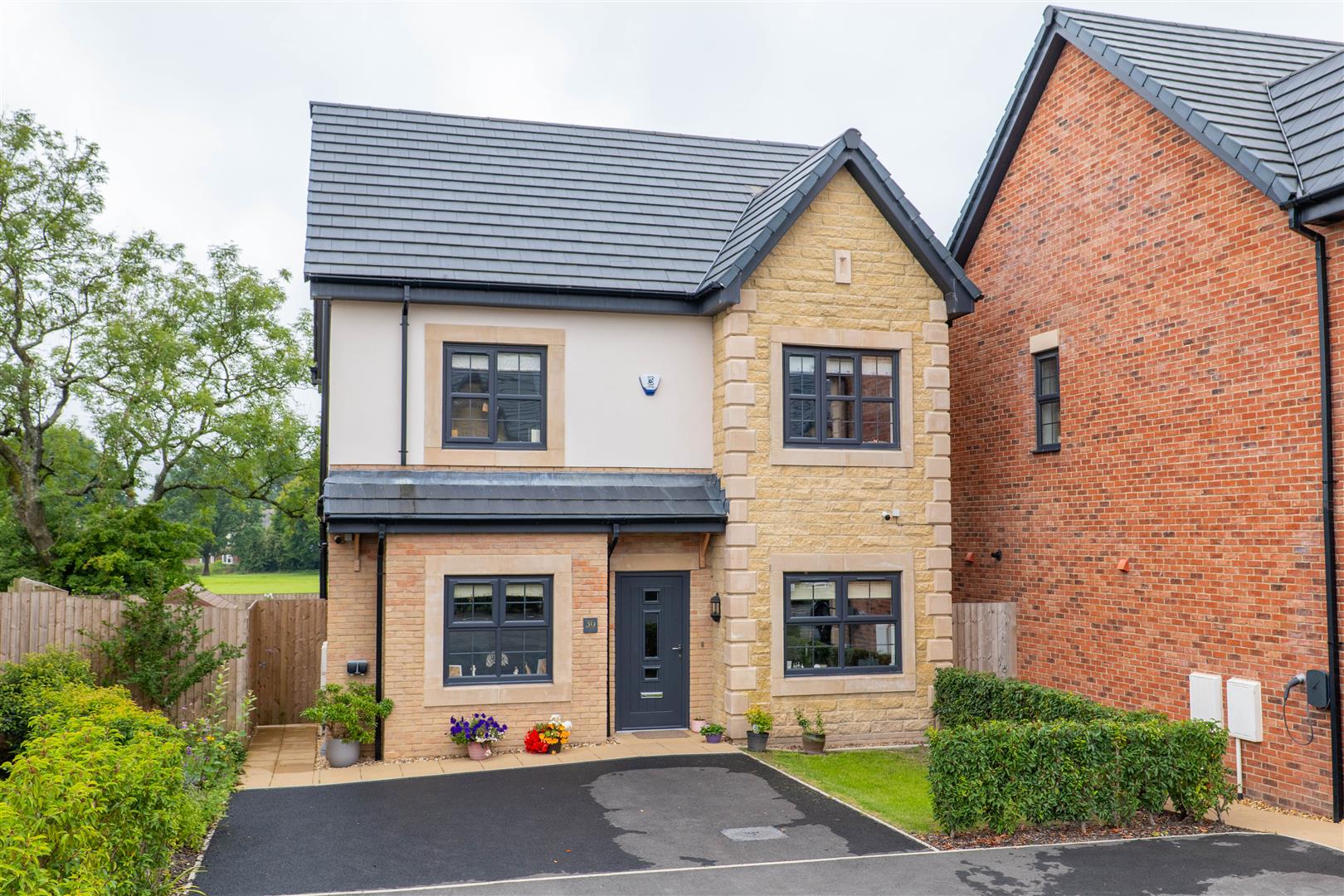4 bed property in Parkside Drive, Preston